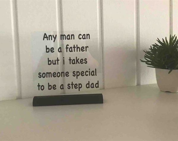 Glas på fod - Any man can be a father